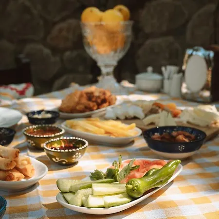 מלון Lemon Garden Tuerkbuekue
