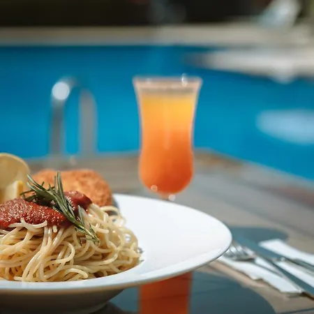 Lemon Garden Tuerkbuekue ホテル *